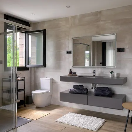 Casa Con Vistas Al Paisaje Y Encanto En El Corazon Del Pais Vasco,espana