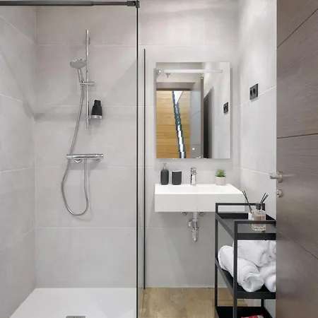 Casa Con Vistas Al Paisaje Y Encanto En El Corazon Del Pais Vasco,espana *